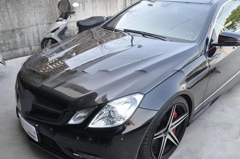 Car Parts Carbon Front Air Vent Engine Hood Bonnet Cover for E Class W207 E300 E350 E63 Coupe